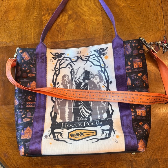 Harvey’s Disney Hocus Pocus Tote - Picture 6 of 6